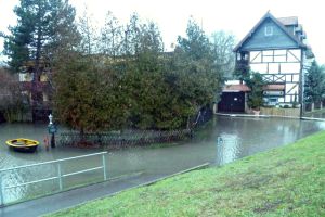 2021-hochwasser-ganz-uebel-biergarten-geschlossen-07022192224474-D453-8A7B-643F-F71E251125E8.jpg
